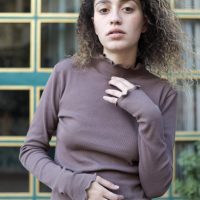 סריג קולר תלתלים - מוקה