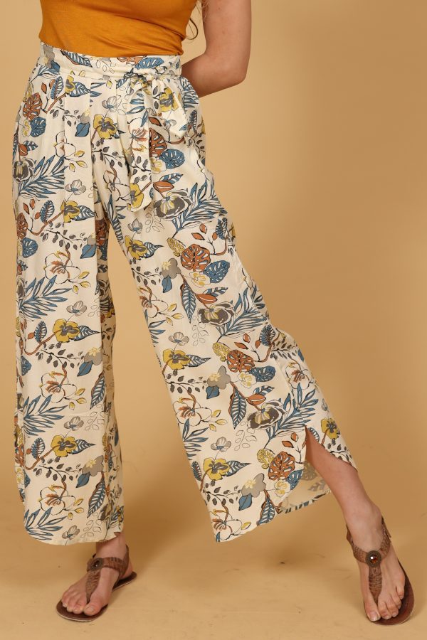 062c60be-9ba8-4972-96a5-dd9d1e675dde מכנסי סאני - Spring