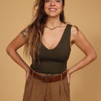 גופיית סילואט - ירוק זית