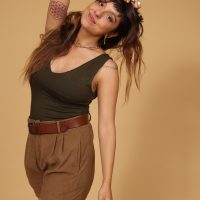 גופיית סילואט - ירוק זית