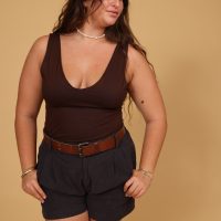 גופיית סילואט - חום שוקולד